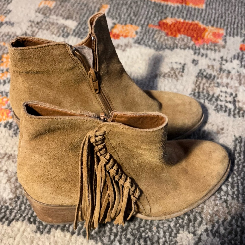 Miss Sofie ankle boots with fun fringe